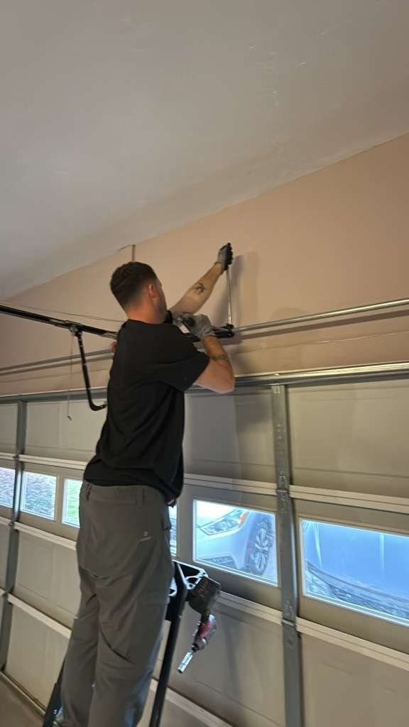 Garage door repair work, gallery photo 6
